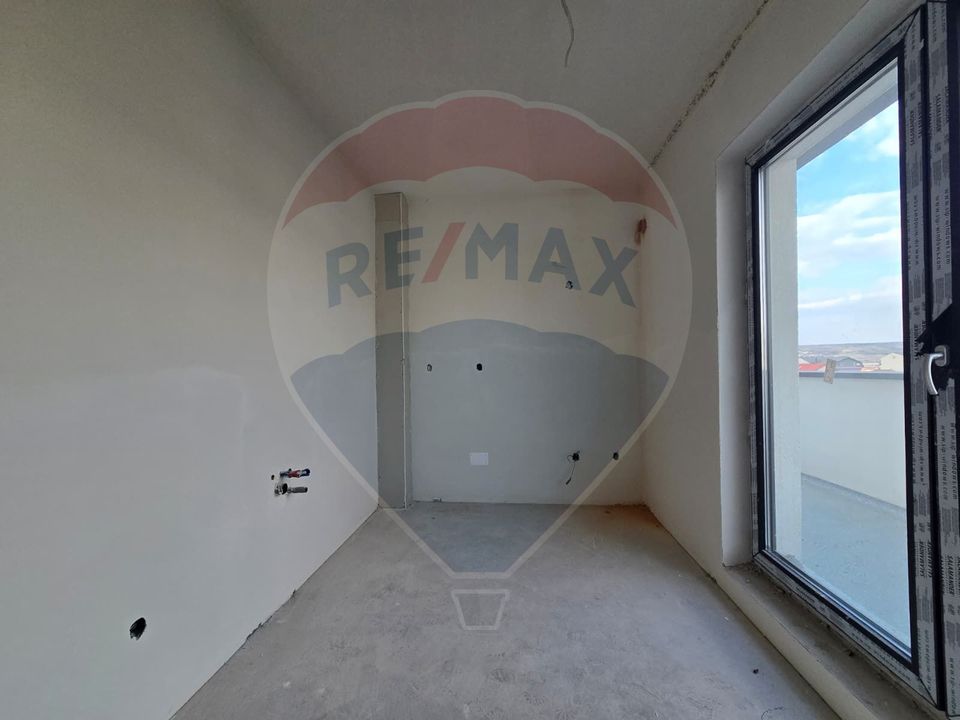 Apartament 3 camere, zona Între Lacuri