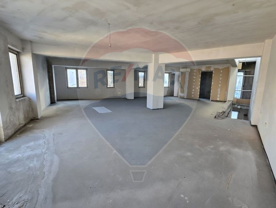 265sq.m Commercial Space for rent, P-ta Muncii area