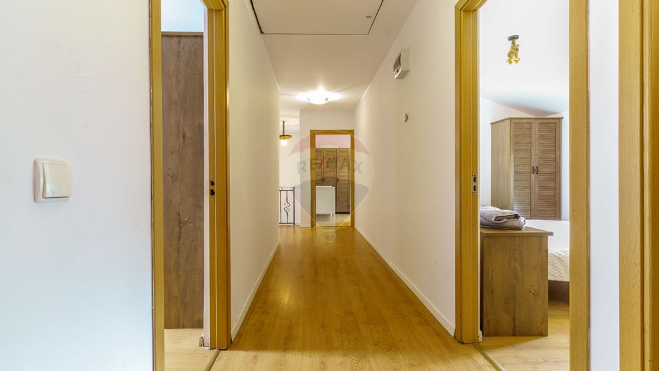 Cabana de vânzare –Mărișel, 10 camere, terasa 41mp, piscină, ciubăr