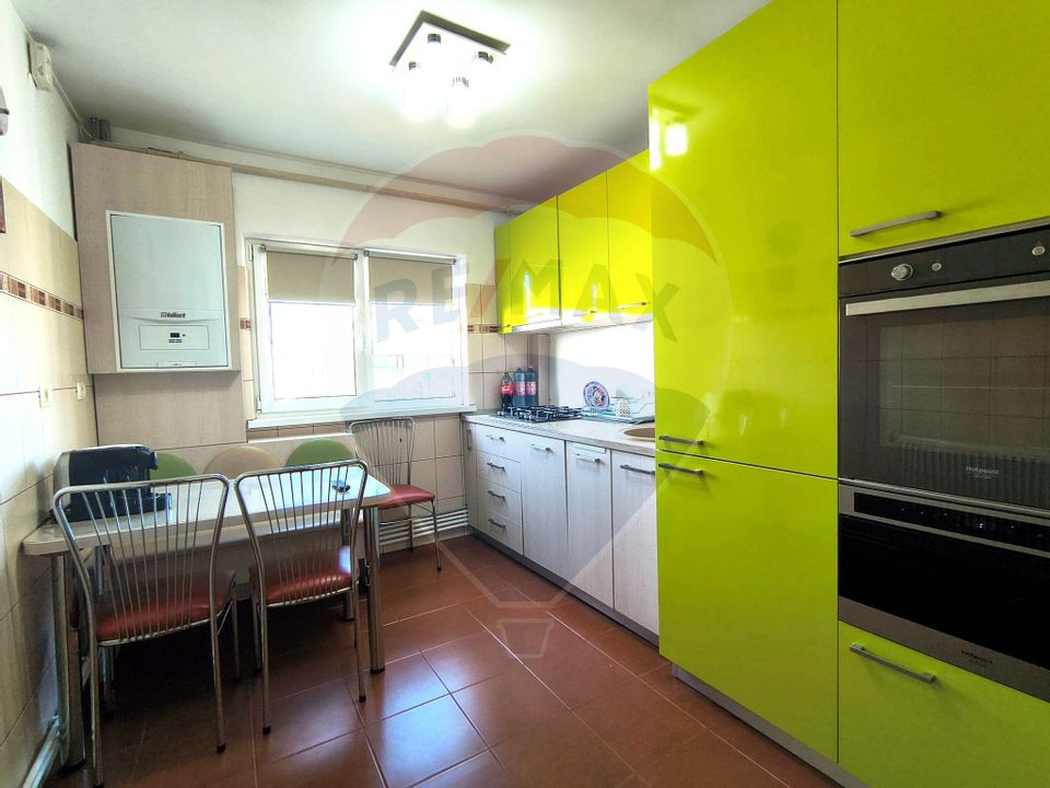 Apartament cu 3 camere de închiriat în zona Tomis Nord