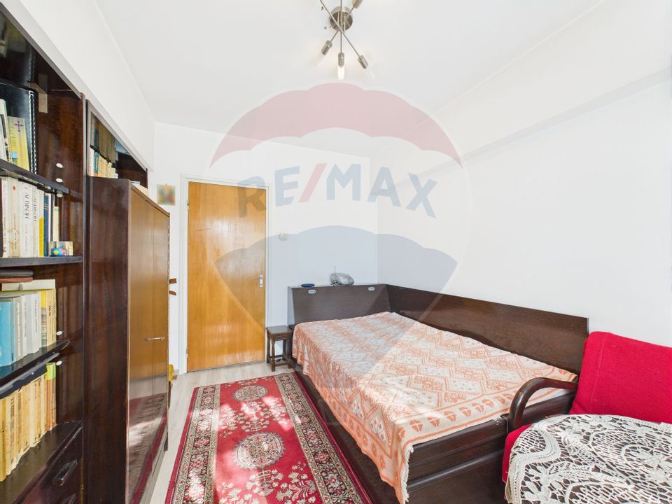 3 room Apartment for sale, Decebal area