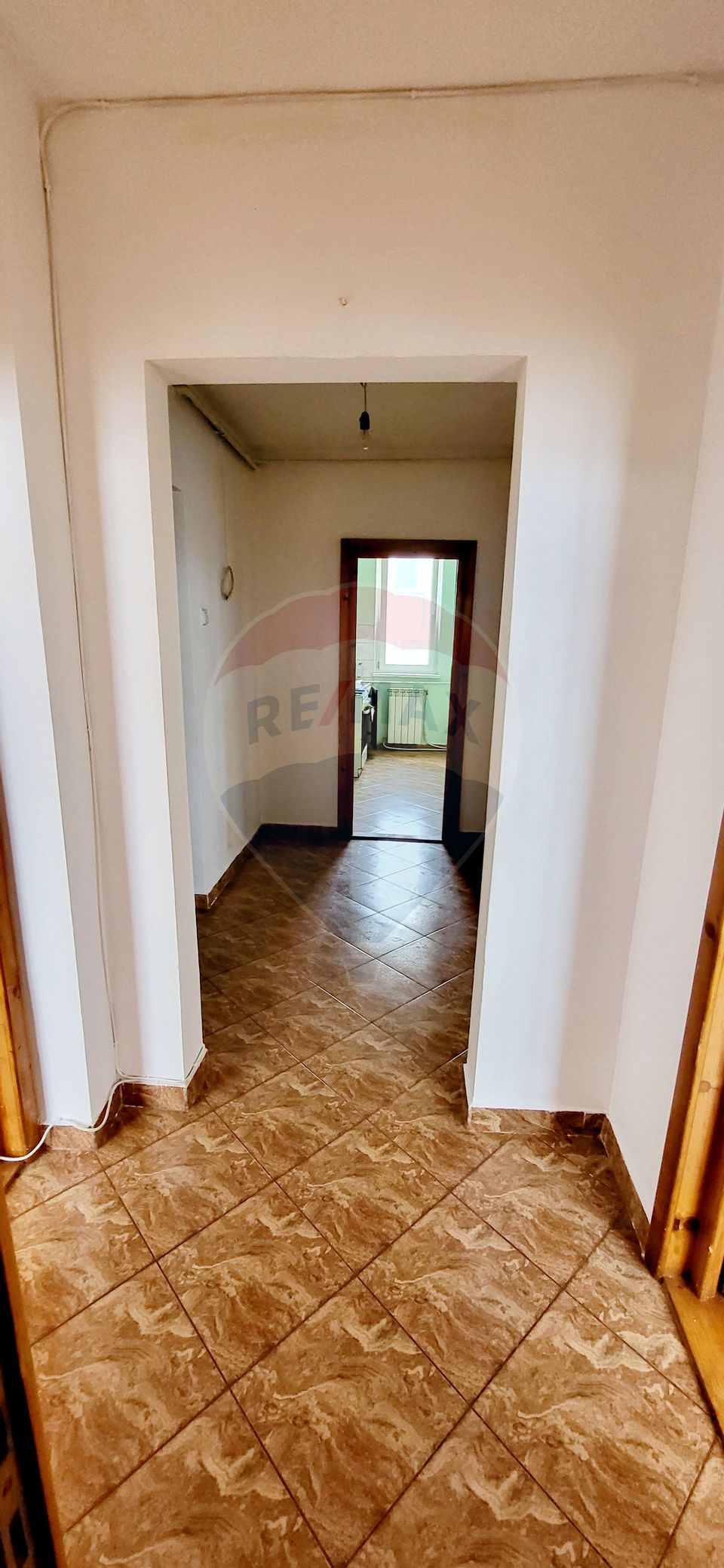 Apartament cu 3 camere de vânzare în zona Darmanesti