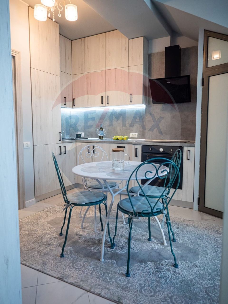 Casă / Vilă cu 5 camere de vânzare în zona Central