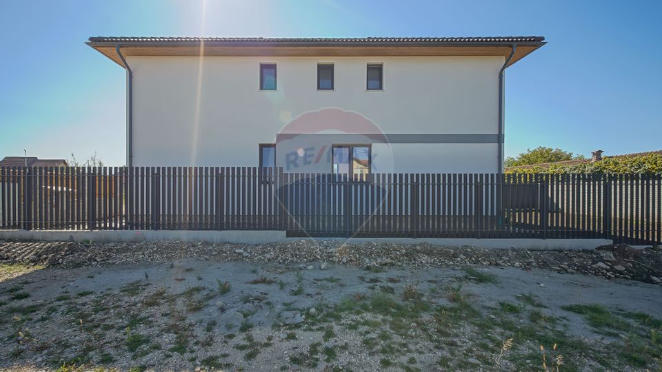 5 room House / Villa for sale