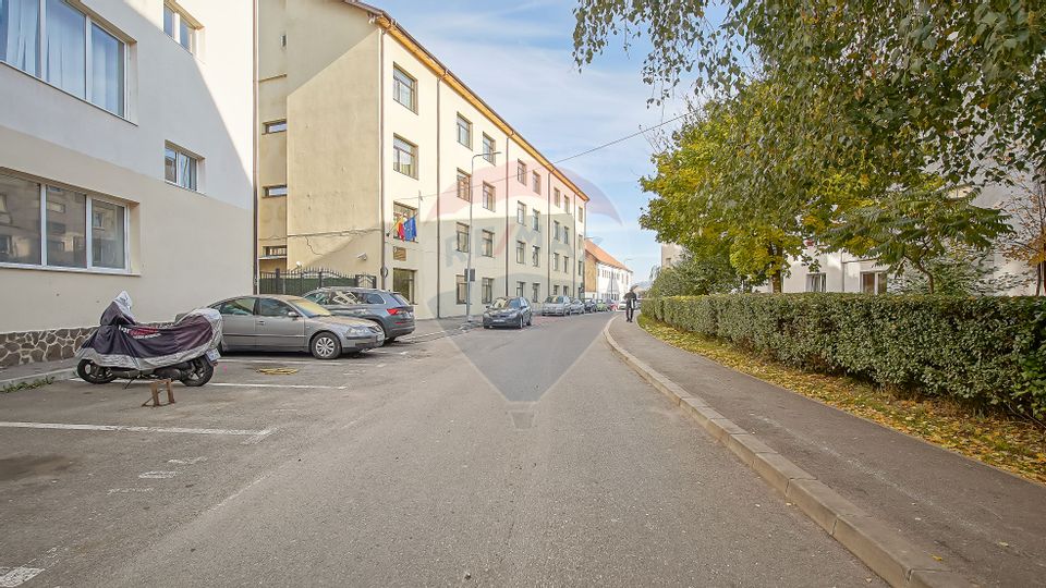 Apartament 2 camere renovat, central, Zona ISR, Râșnov