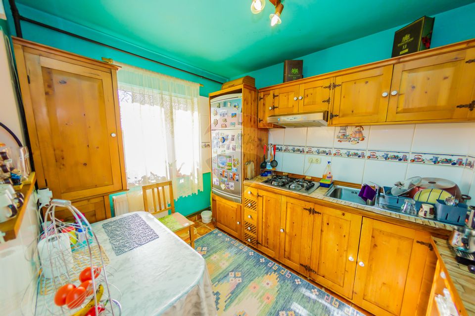 Apartament de vanzare Victoriei, garaj și curte proprie