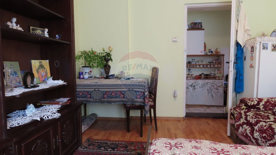 3 room House / Villa for sale, Telecabinei area