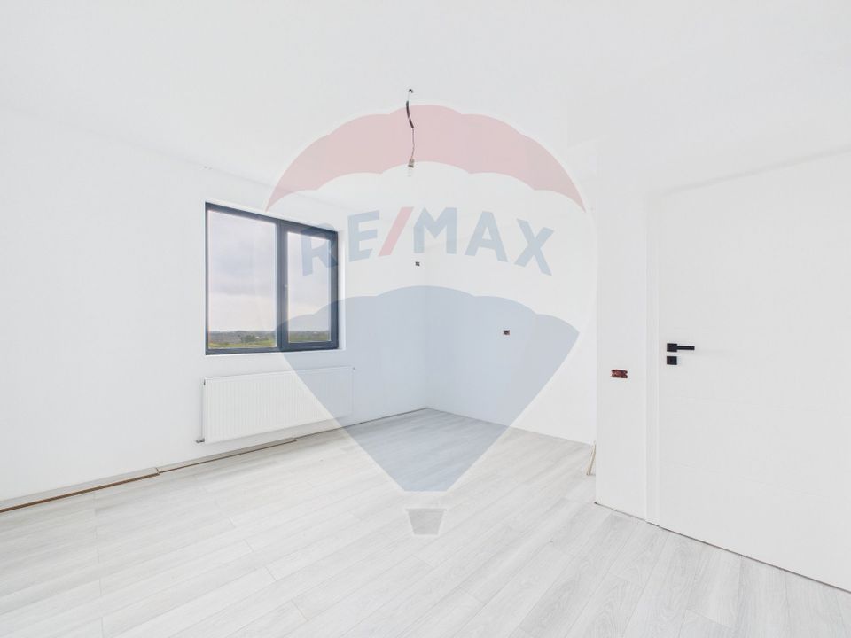 Casa moderna cu 4 camere de vanzare - Zona Ganeasa - Moara Domnesca