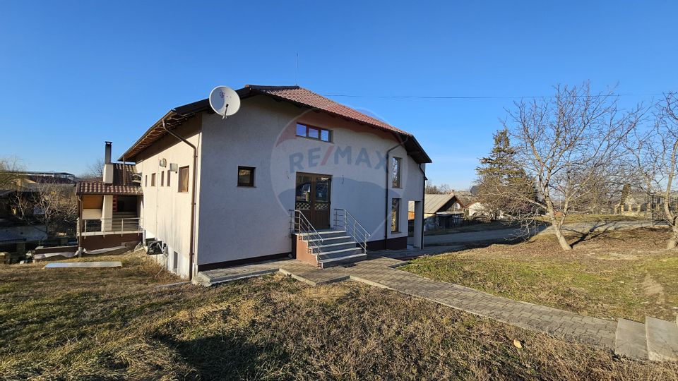 Complex comercial-cofetărie, patiserie pitzerie- Udești, Suceava