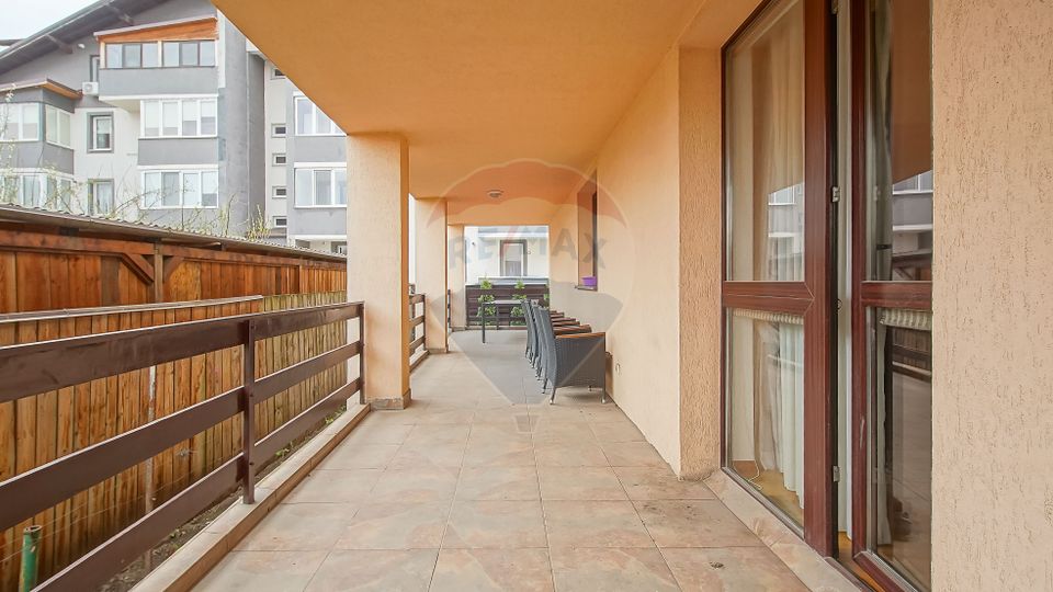 Vilă cu Teren Generos - Tractorul, Potrivită pentru Locuit sau Afacere