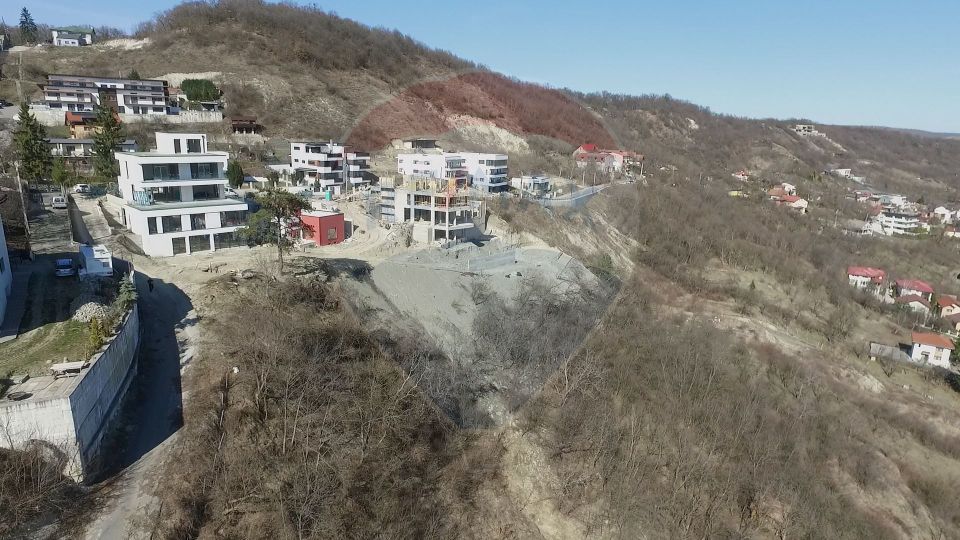 Teren 6309mp cu panoramă superbă asupra orașului – Uliului, Grigorescu