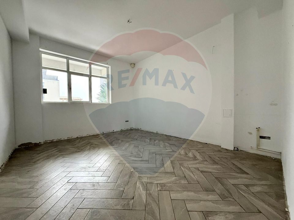 186sq.m Commercial Space for rent