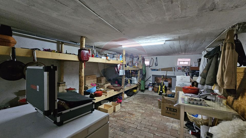 Casă de vânzare Bran Sohodol teren  intravilan 10.331 mp două locuințe