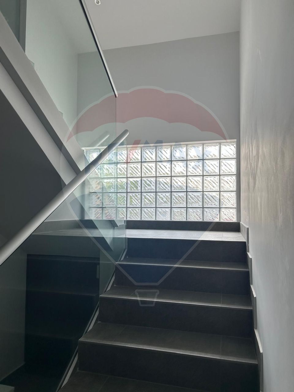 DE VANZARE Casă / Vilă cu 5 camere de vânzare în BUFTEA