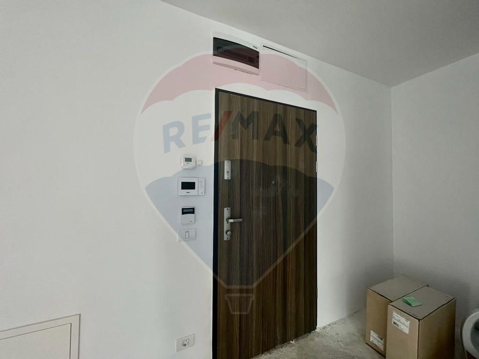 Apartament 3 camere și loc de parcare de vânzare, West Residence