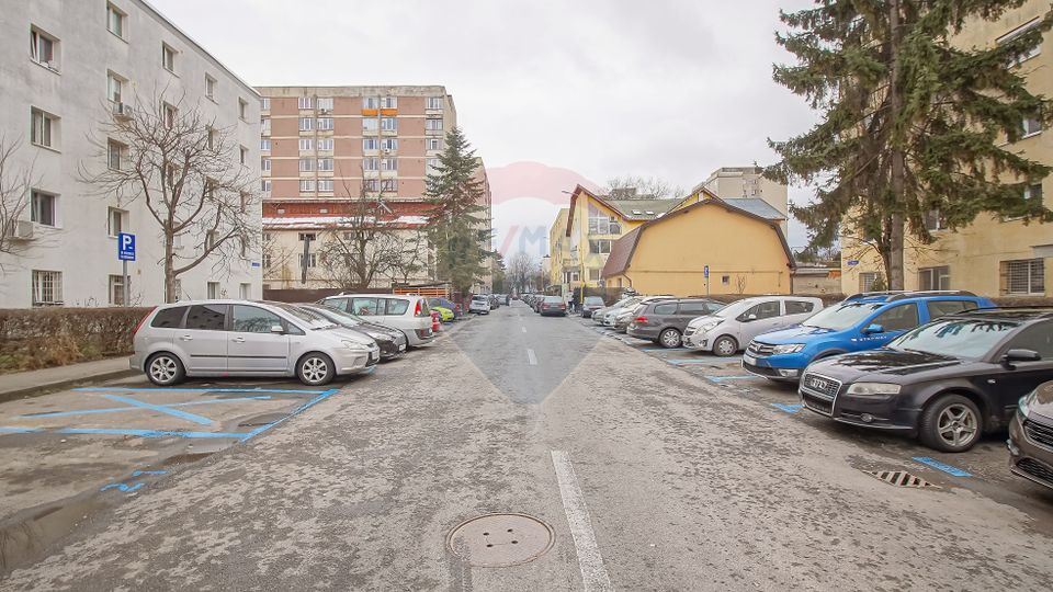 Comision 0% | Cameră 21 mp – Str. Înfrățirii, Brașov