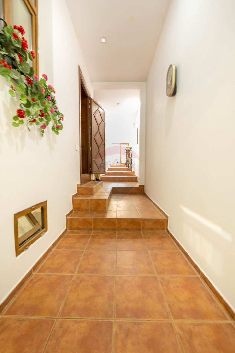 Property Located under Tâmpa composed of 2 Houses and Garden,