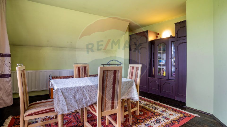 Casa cu 6 camere de vanzare, zona Centrala, Huedin