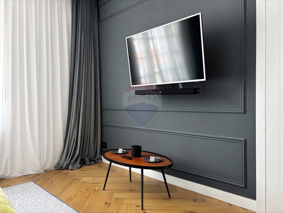 Vedere directă spre Piața Unirii, finisaje lux, apart. chirie, 97.6 mp