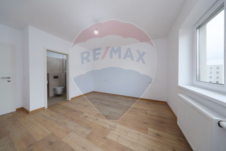 3 room Apartment for sale, Tractorul area