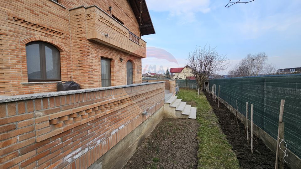 Casă / Vilă de lux, Scheia, Suceava