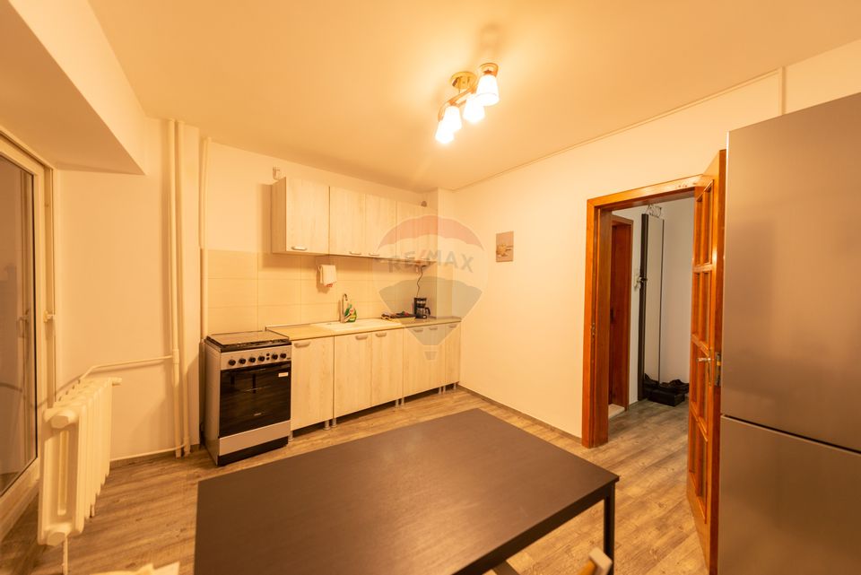 Apartament de vanzare 3 camere în zona Unirii, Mircea Voda
