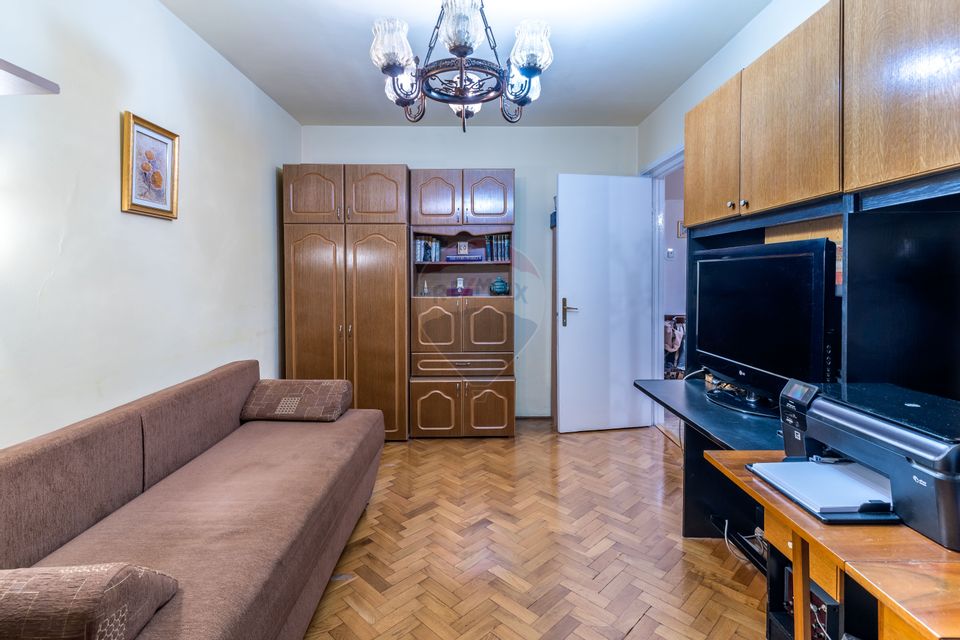 Apartament 4 camere de vanzare, Manastur