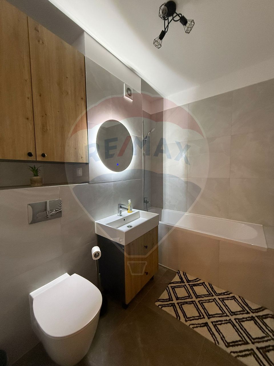 3 room Apartment for rent, Tractorul area