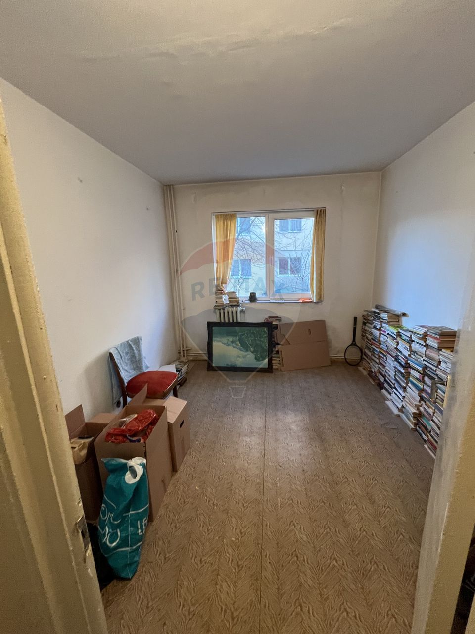 Apartament cu 4 camere de vânzare in Câmpulung