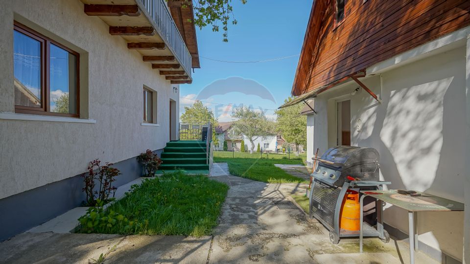 CasaI Vila cu 8 camereI 5 bai TOHANITA  - ZARNESTI , BRASOV