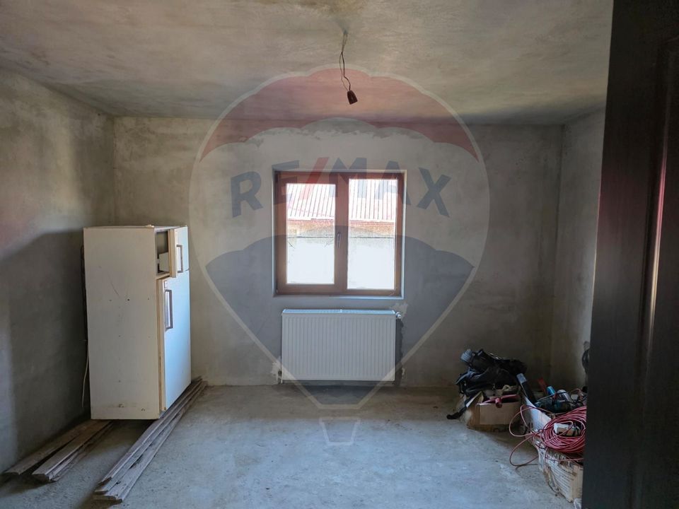 De vanzare casa solida cu teren generos si acces facil Lespezi Bacau