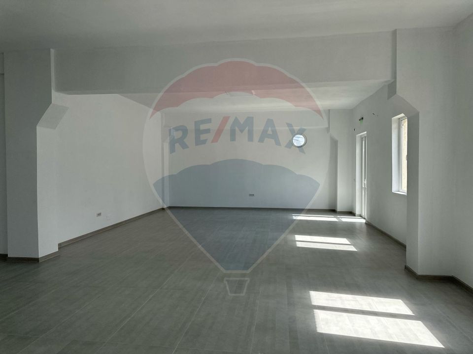 437sq.m Commercial Space for rent