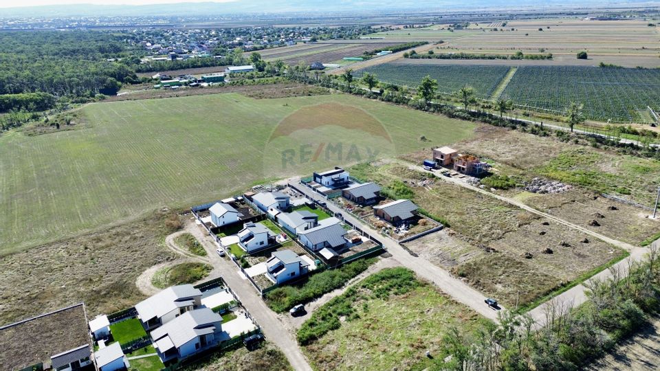 Land 593sqm Vanatori / Strada Salciei