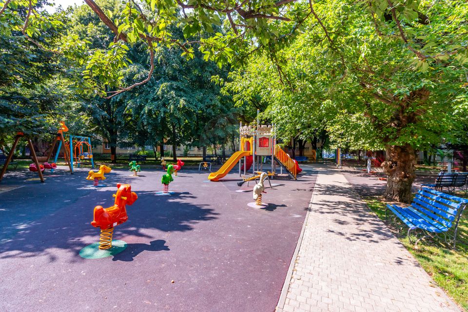 Apartament cu 3 camere de vânzare/Brancoveanu/