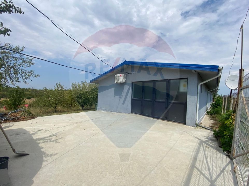 Teren cu hală, Bucsani, Crevedia / DN 61 (A1, A0) 40 Km de București