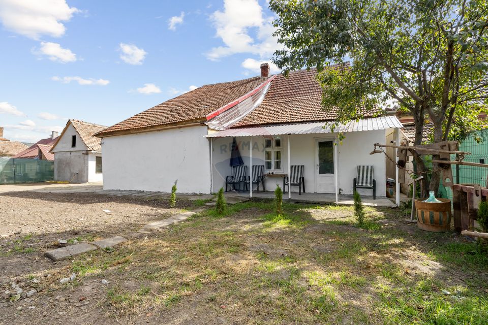 Casă renovată recent, zona centrală Pecica