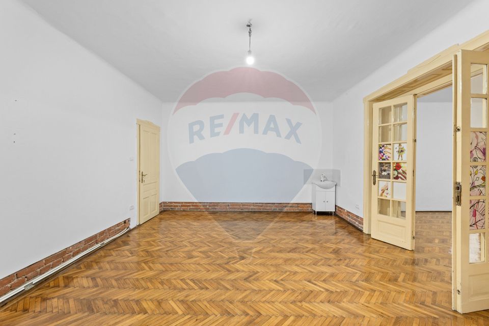134sq.m Office Space for rent, Central area