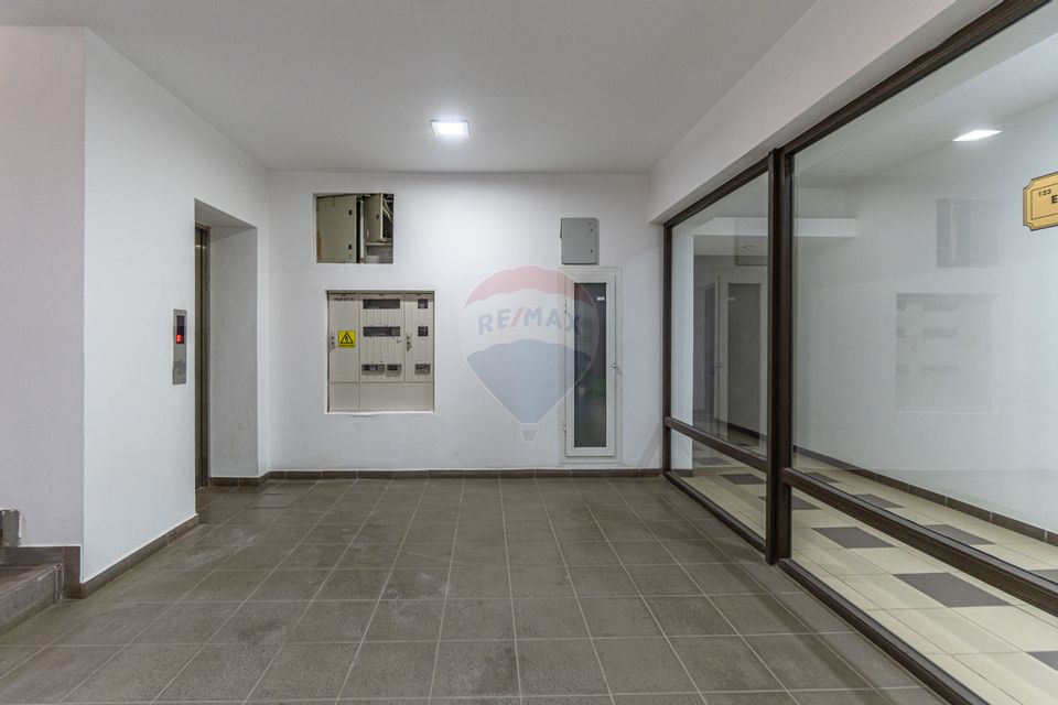 Apartament cu 4 camere de închiriat Tampa Gardens Racadau etaj 10/12