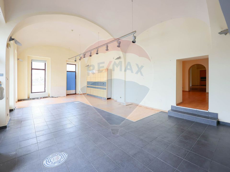 Spațiu comercial 200mp, de închiriat în Piața Unirii