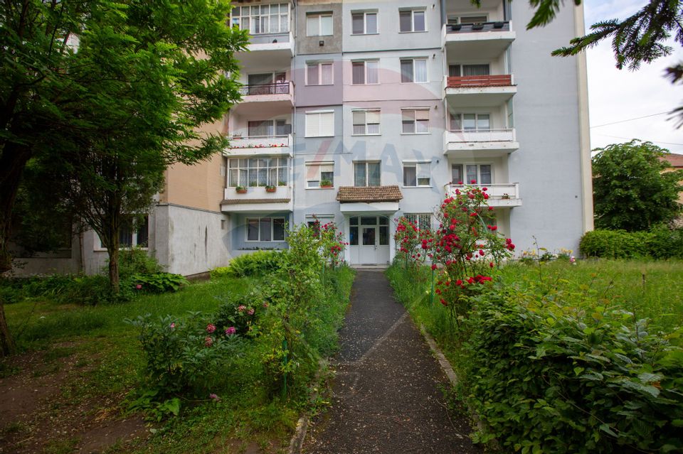 Apartament cu 3 camere Gura Campului-strada Tomis