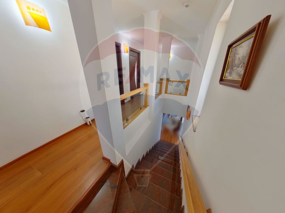 5 room House / Villa for sale