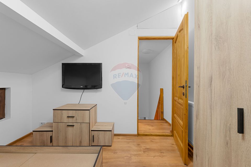 Apartament la casa cu 3 camere intr-o zona centrala