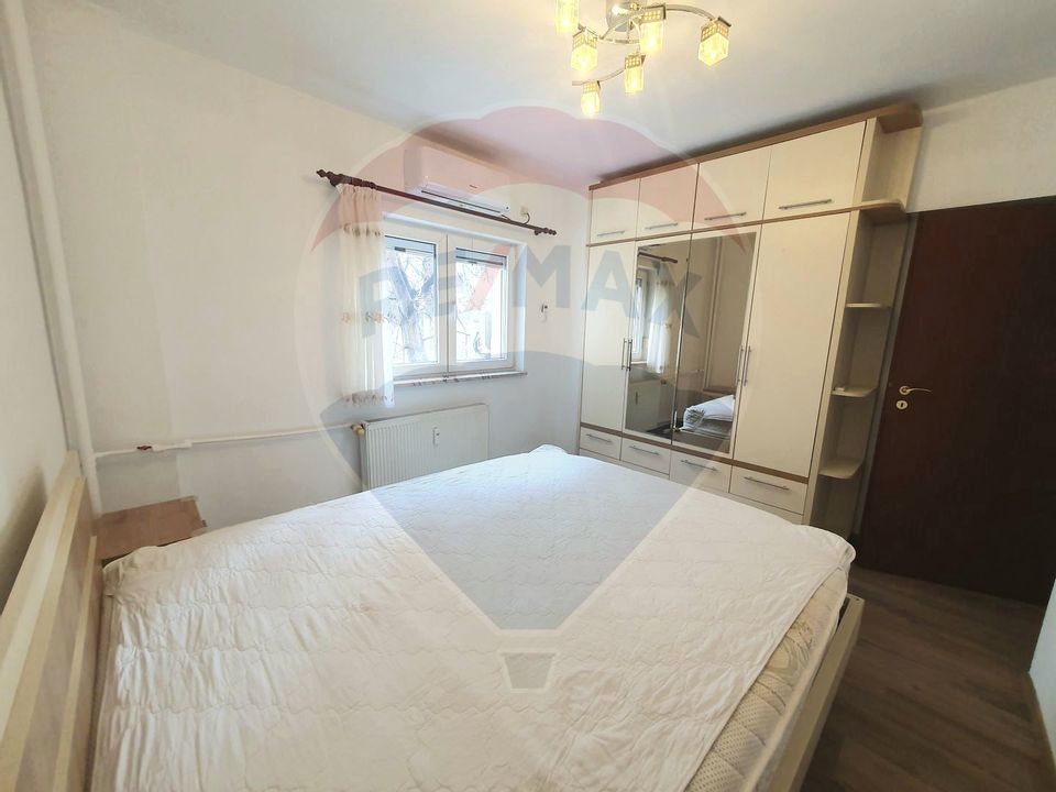 Apartament de inchiriat 4 cam în zona Stefan cel Mare