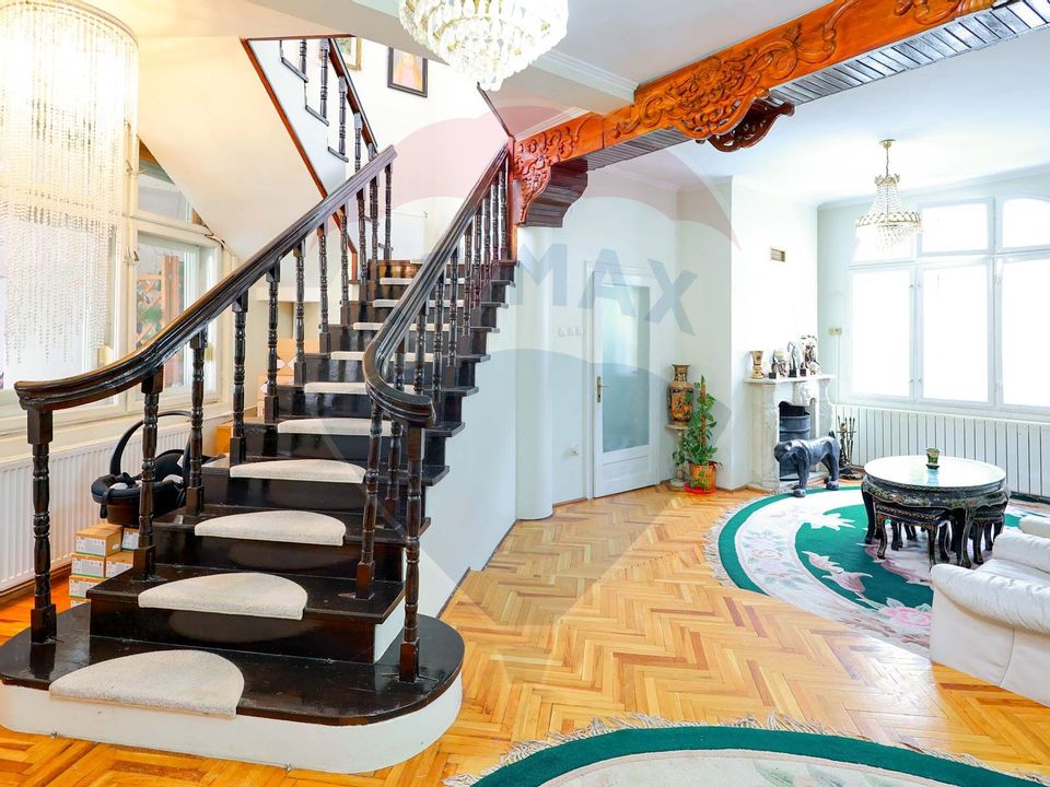 10 room House / Villa for sale, Central area