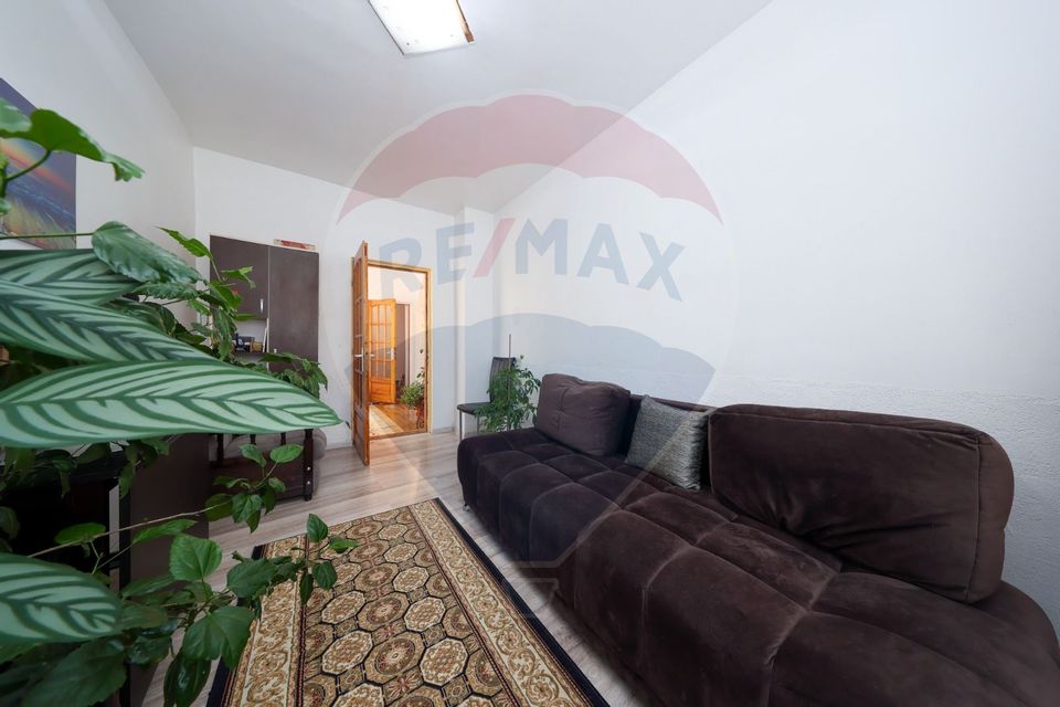 Casă cu 5 camere si curte, de vânzare, zona Centrul Istoric!