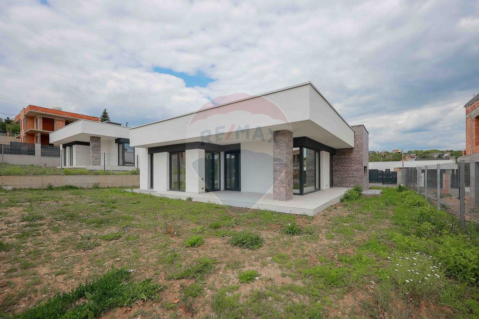 4 room House / Villa for sale, Dealuri Oradea area