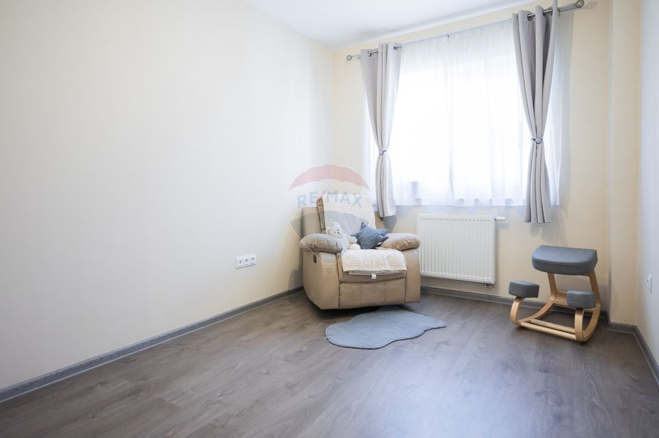 Apartament 3 camere tip duplex cu parcare si boxa la Maurer Residence