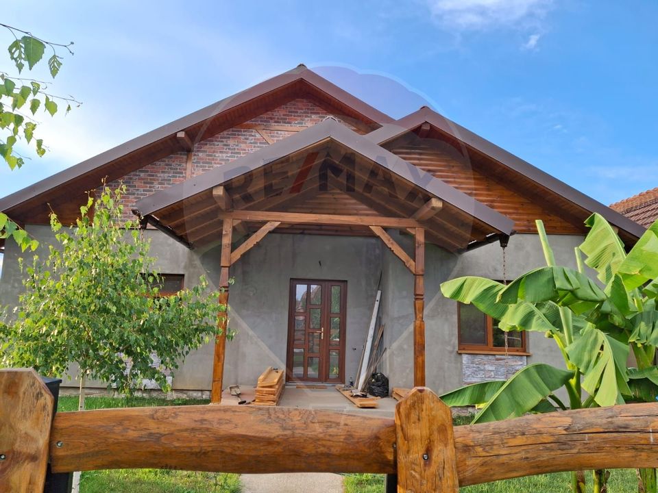 4 room House / Villa for sale