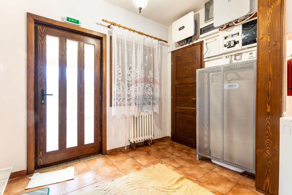 Cabana cu 7 camere de vânzare, 387 mp util, 1300 mp teren!