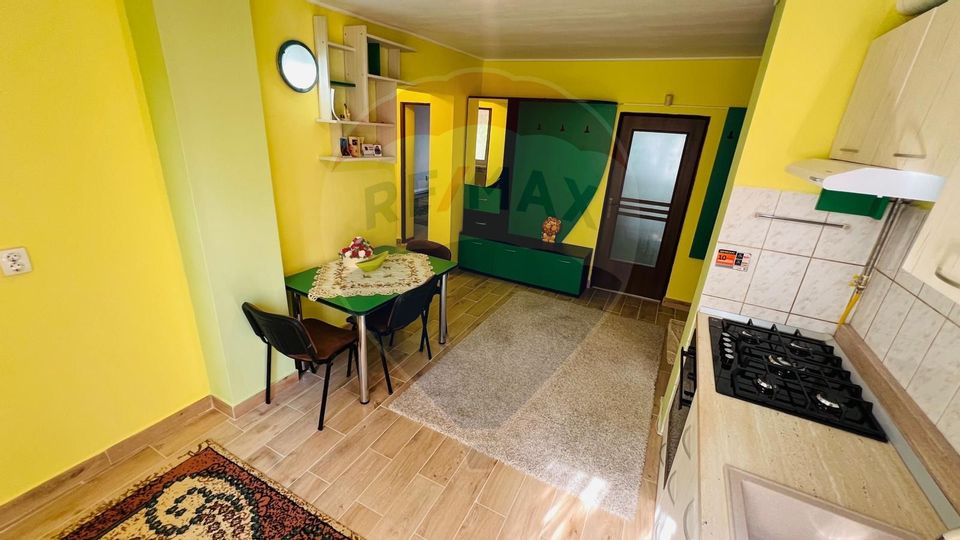 Apartament cu 3 camere de vânzare